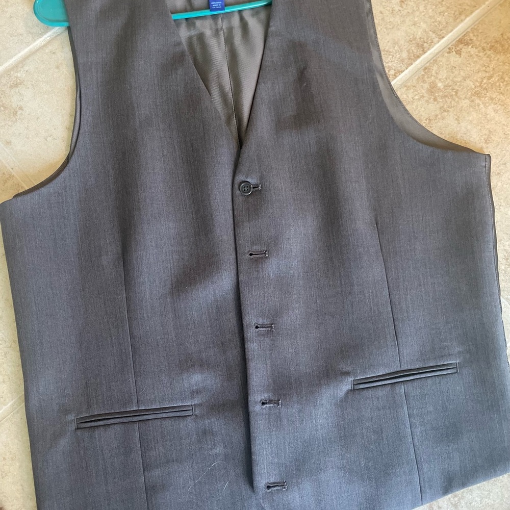 Mens wearhouse, gray, xxl, vest, worn for wedding once.